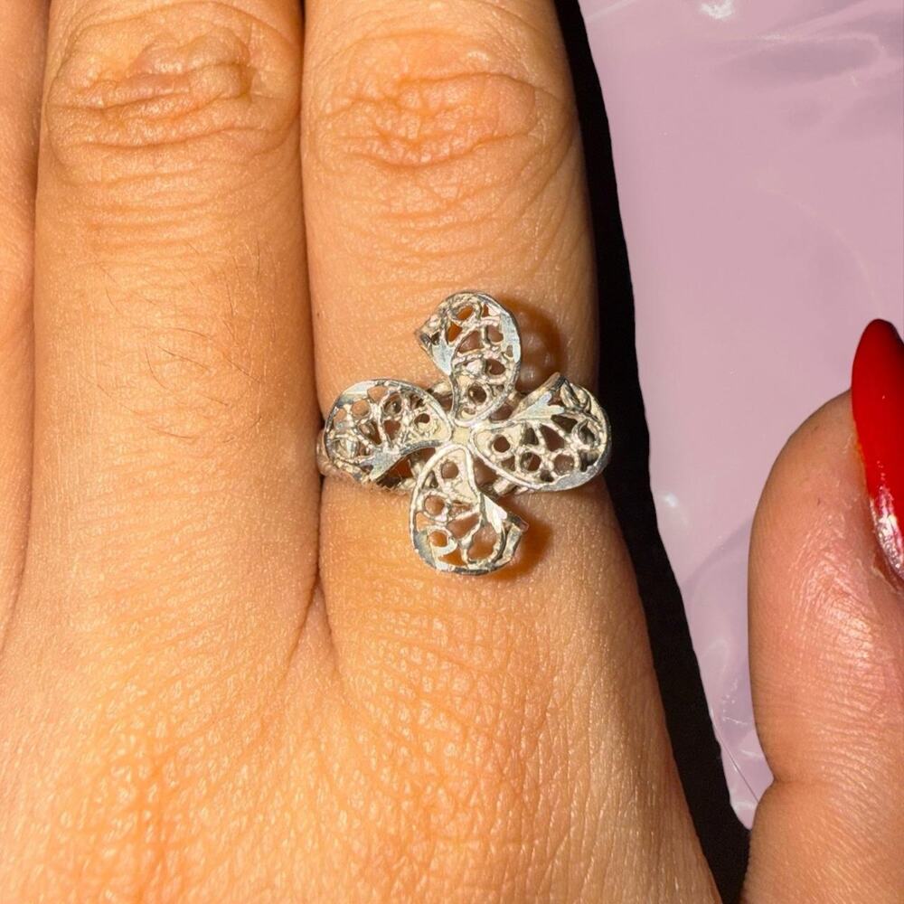 Vintage Y2K Whimsy Filigree Flower 925 Sterling Silver Ring Size 7